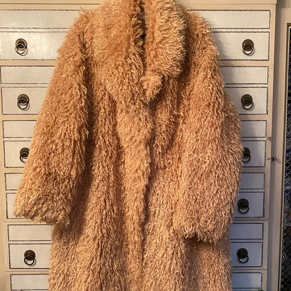 New Aligne Faux Fur Coat - Picture 6 of 9
